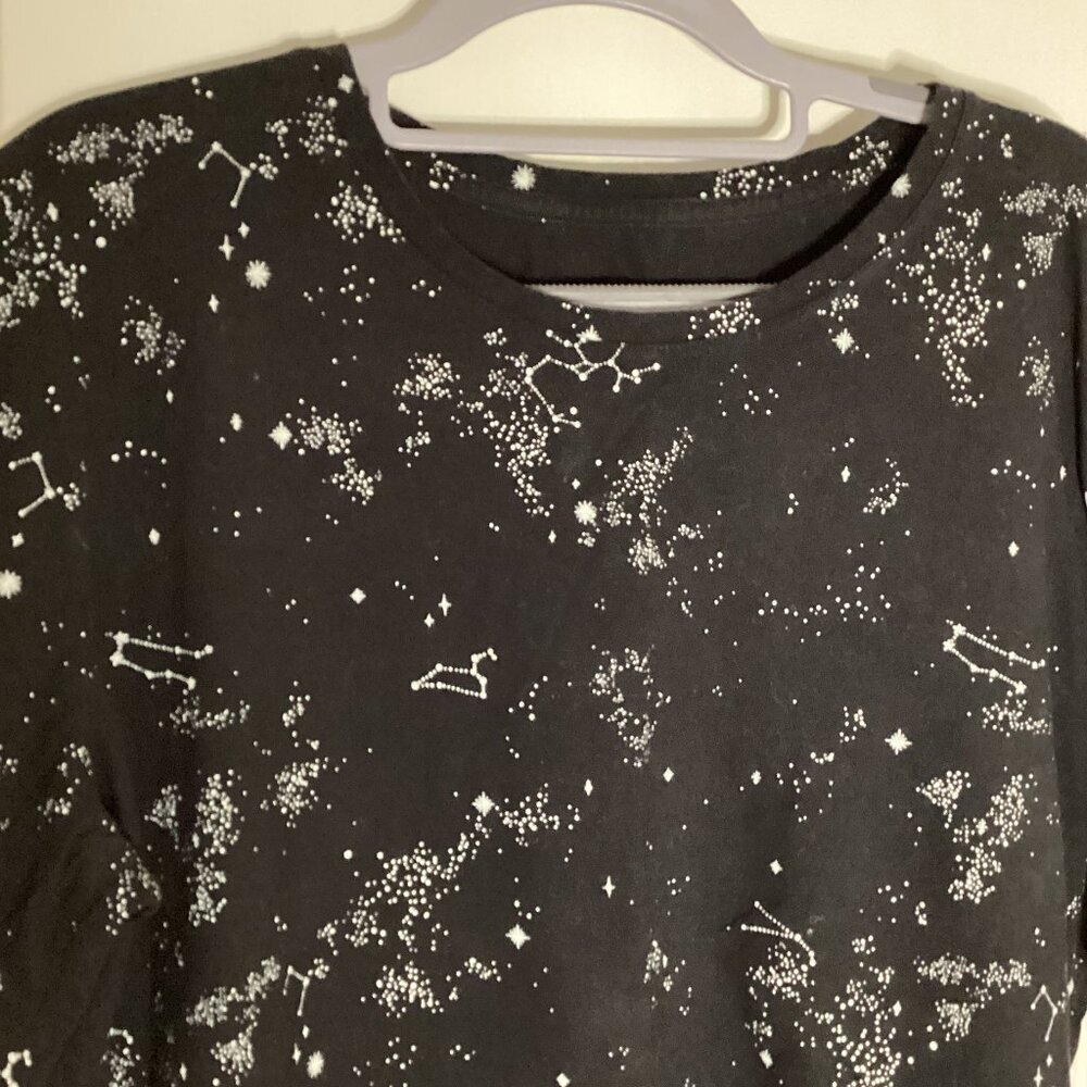 Reitmans Women's Black Long Sleeve Cosmic T-Shirt Astronomy Stars Size L/XL - Picture 5 of 8